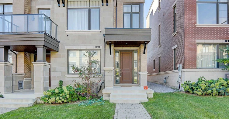 35 Carrville Woods Circle, Vaughan, ON, L6A 4Z6