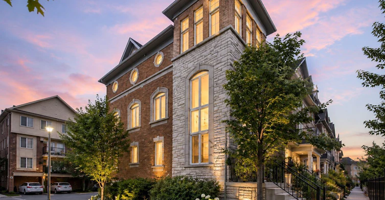 92 Louisbourg Way, Markham, ON, L6E 0C5