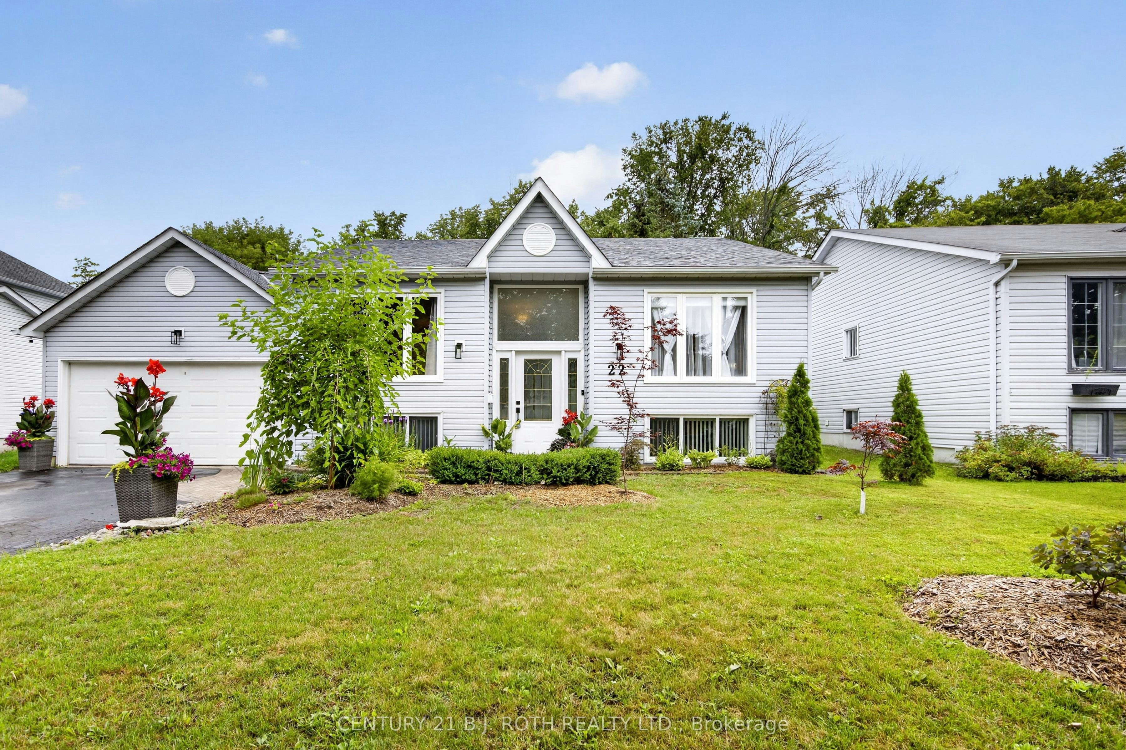 22 Michael Street, Essa, ON, L3W 0M4
