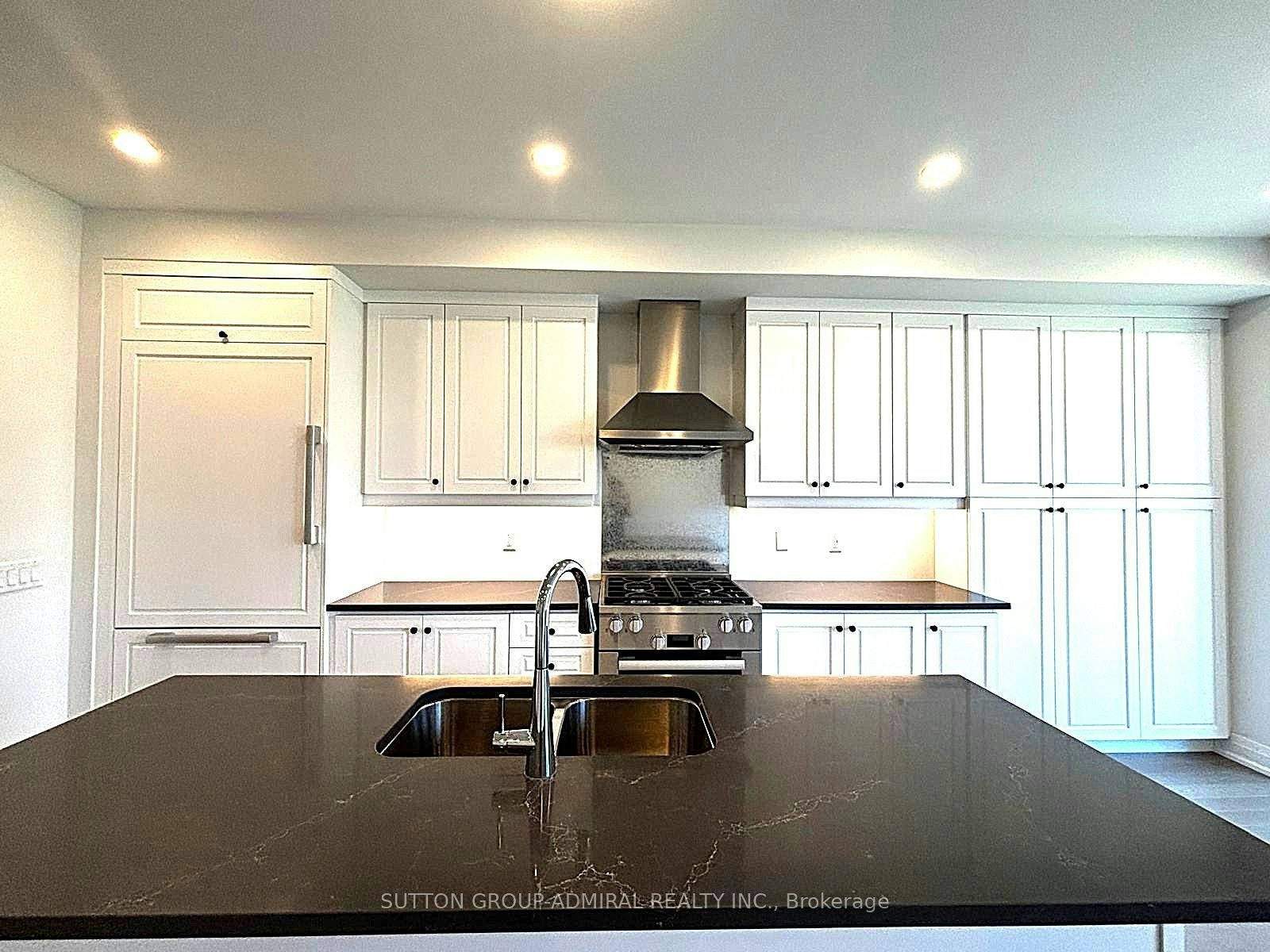 16 Donnacona Drive, Vaughan, ON, L4H 5L6 - 4