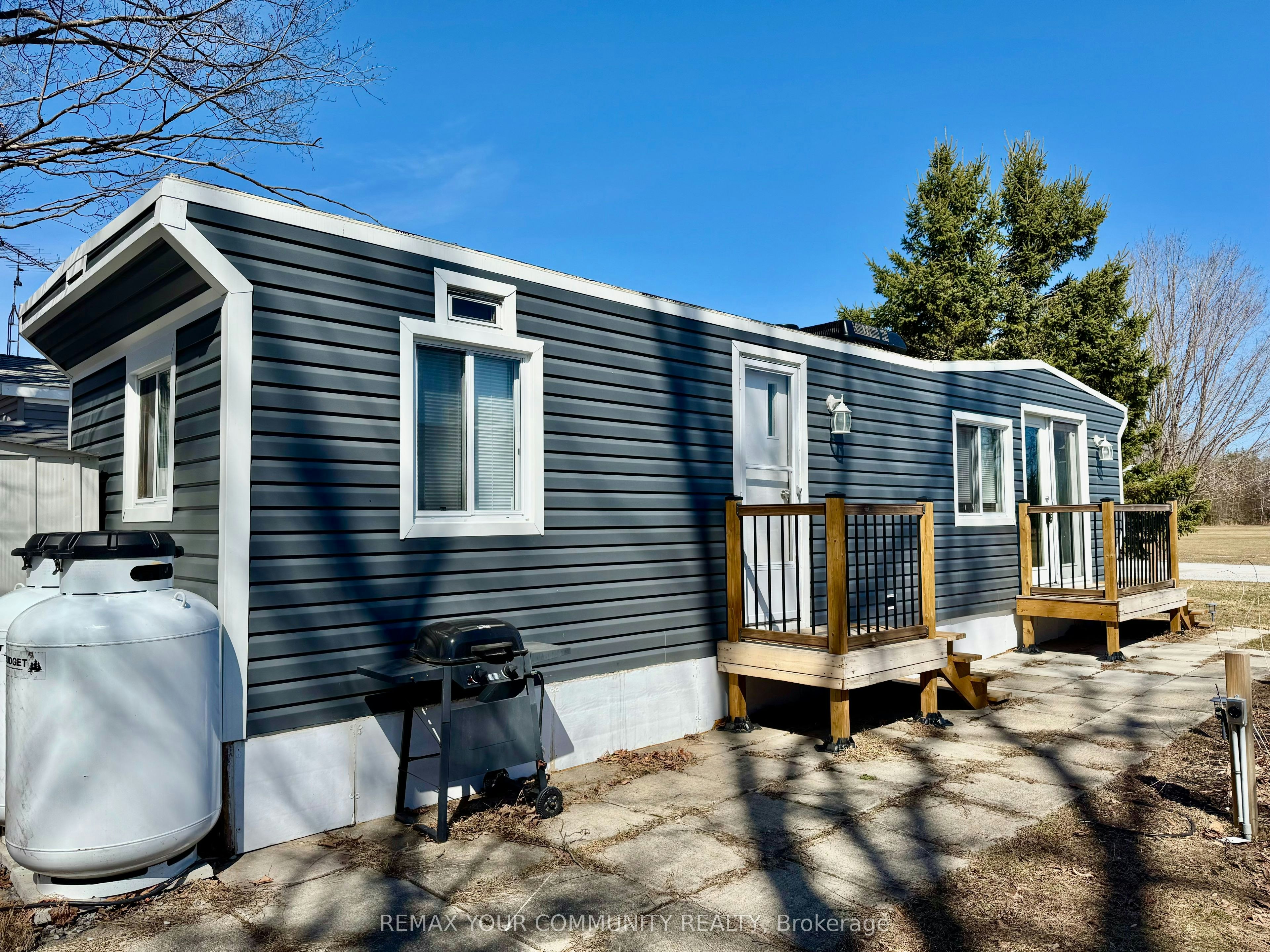 204-285 Crydermans Side Road, East Gwillimbury, ON, L0E 1A0