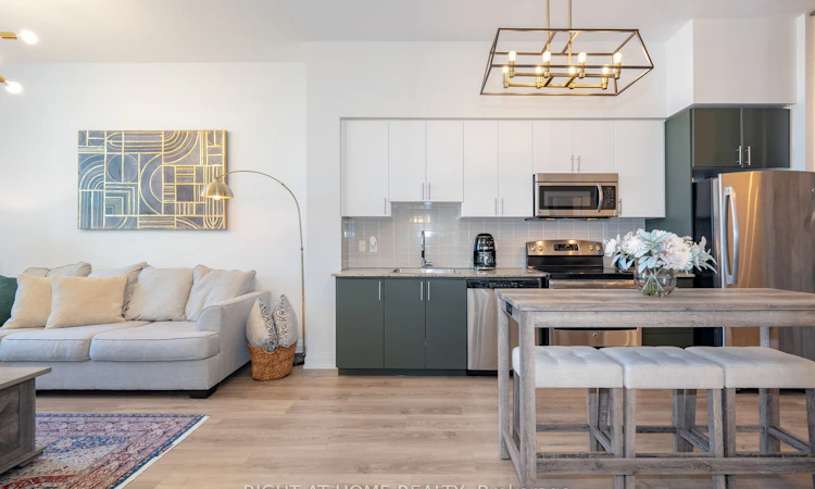 306-7171 Yonge Street