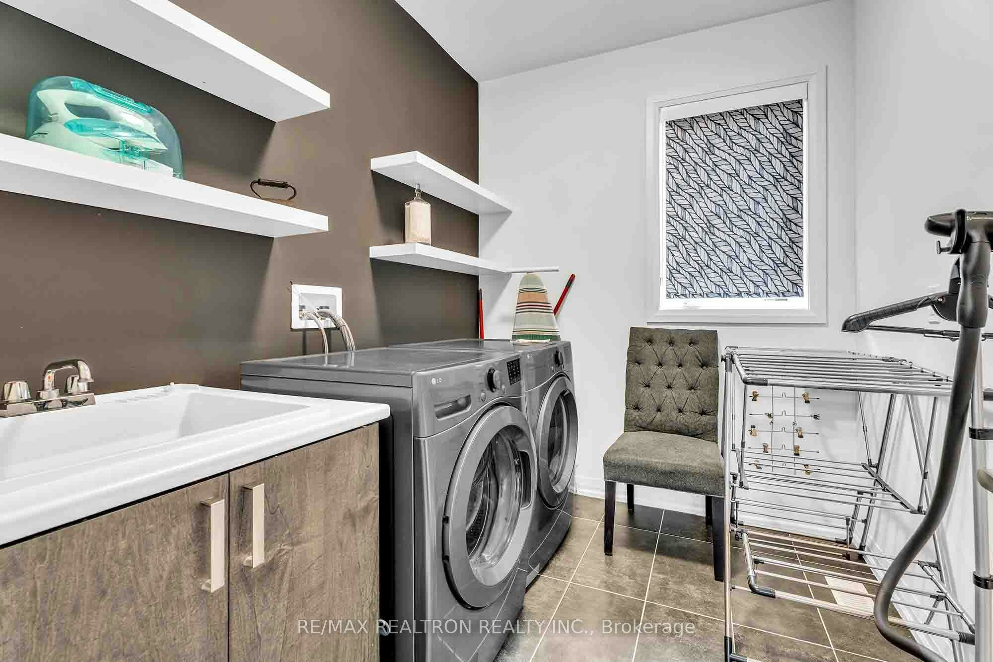 32 Bellflower Crescent, Adjala-Tosorontio, ON, L0G 1W0 - 38