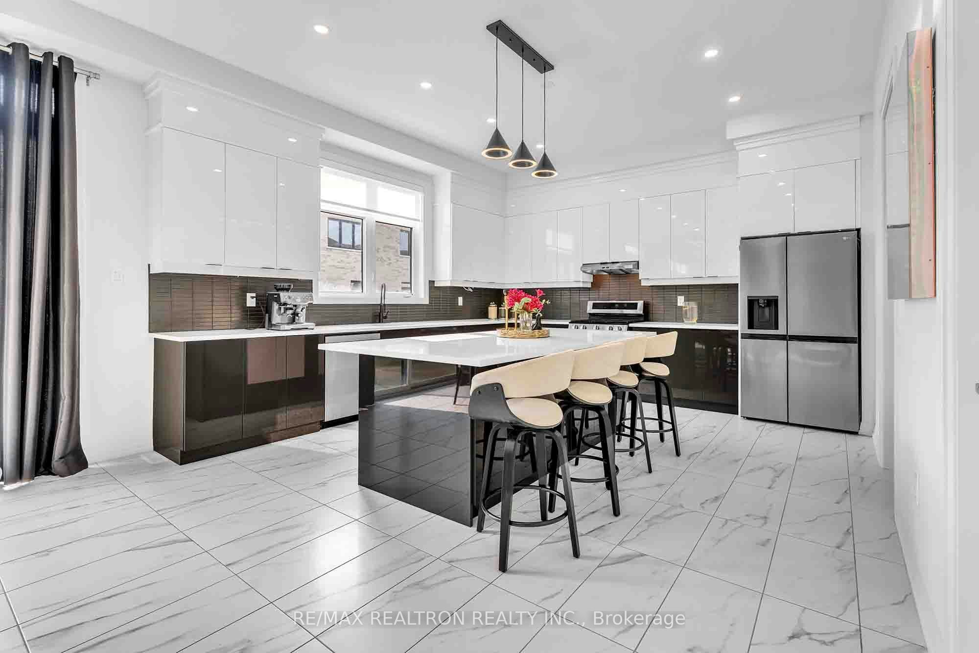 32 Bellflower Crescent, Adjala-Tosorontio, ON, L0G 1W0 - 11