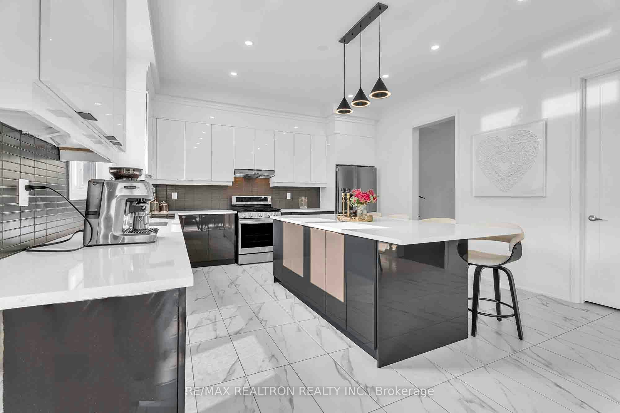 32 Bellflower Crescent, Adjala-Tosorontio, ON, L0G 1W0 - 13