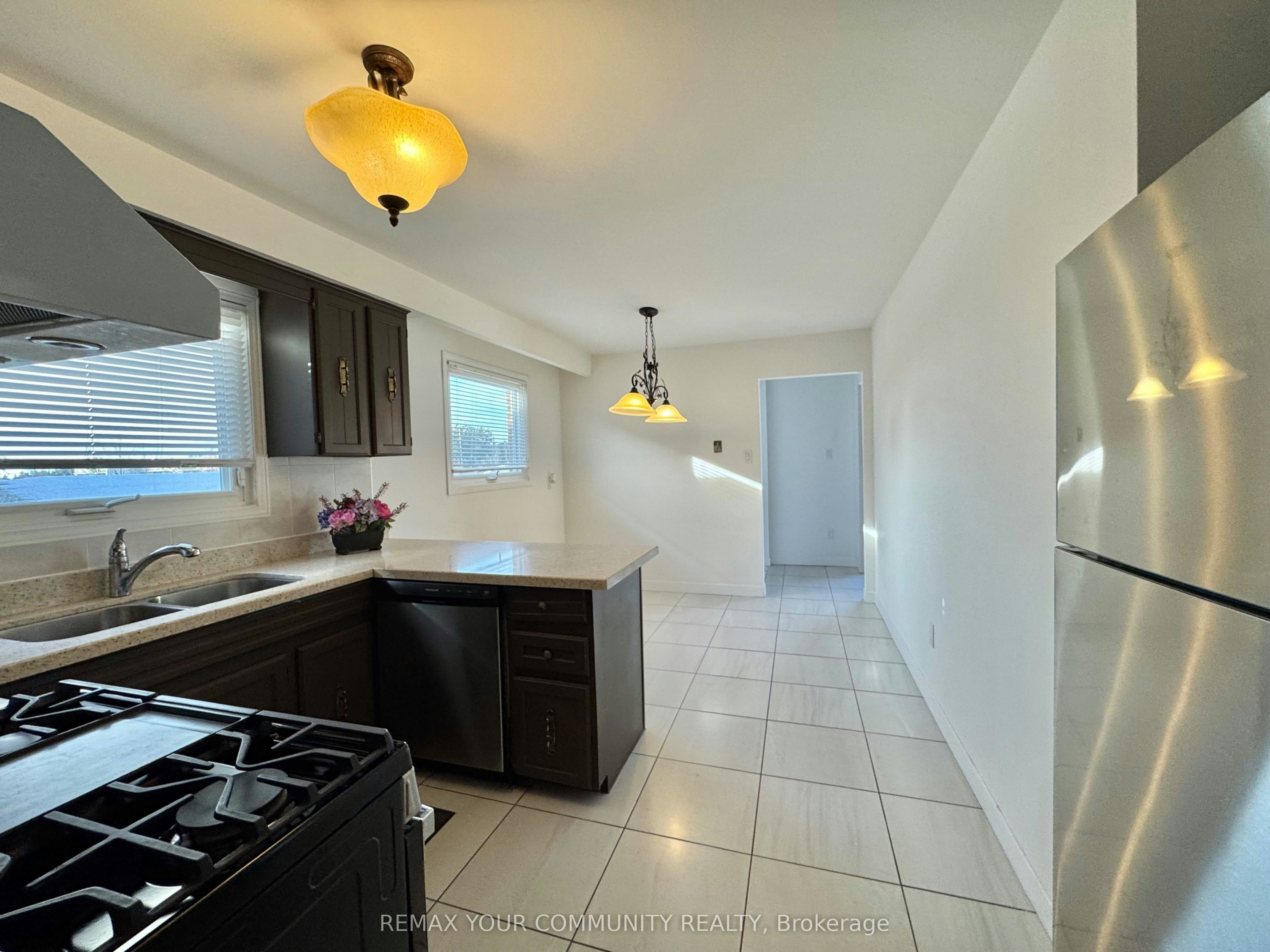 165 Aberdeen Avenue, Vaughan, ON, L4L 1C3 - 4