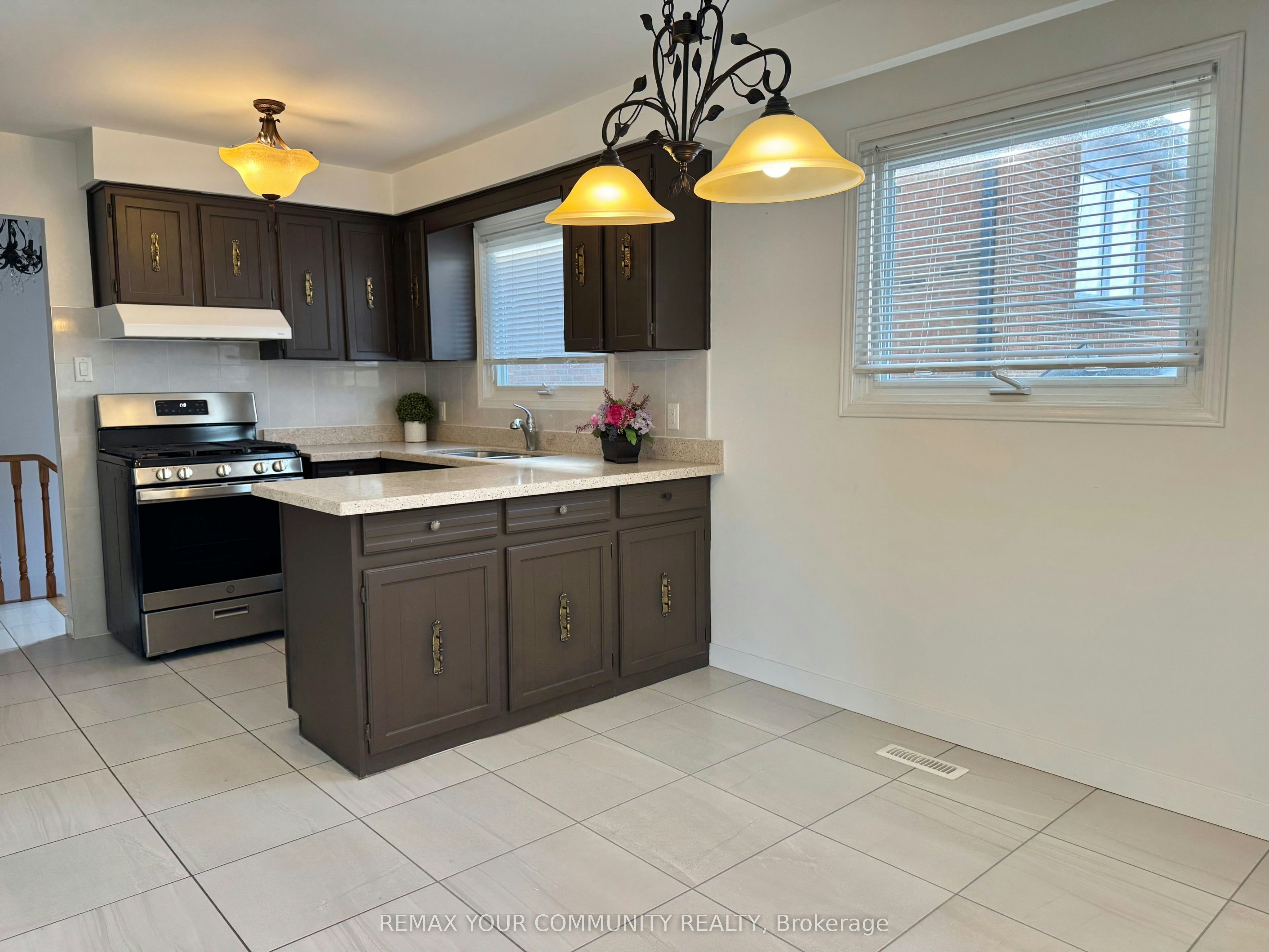 165 Aberdeen Avenue, Vaughan, ON, L4L 1C3 - 7