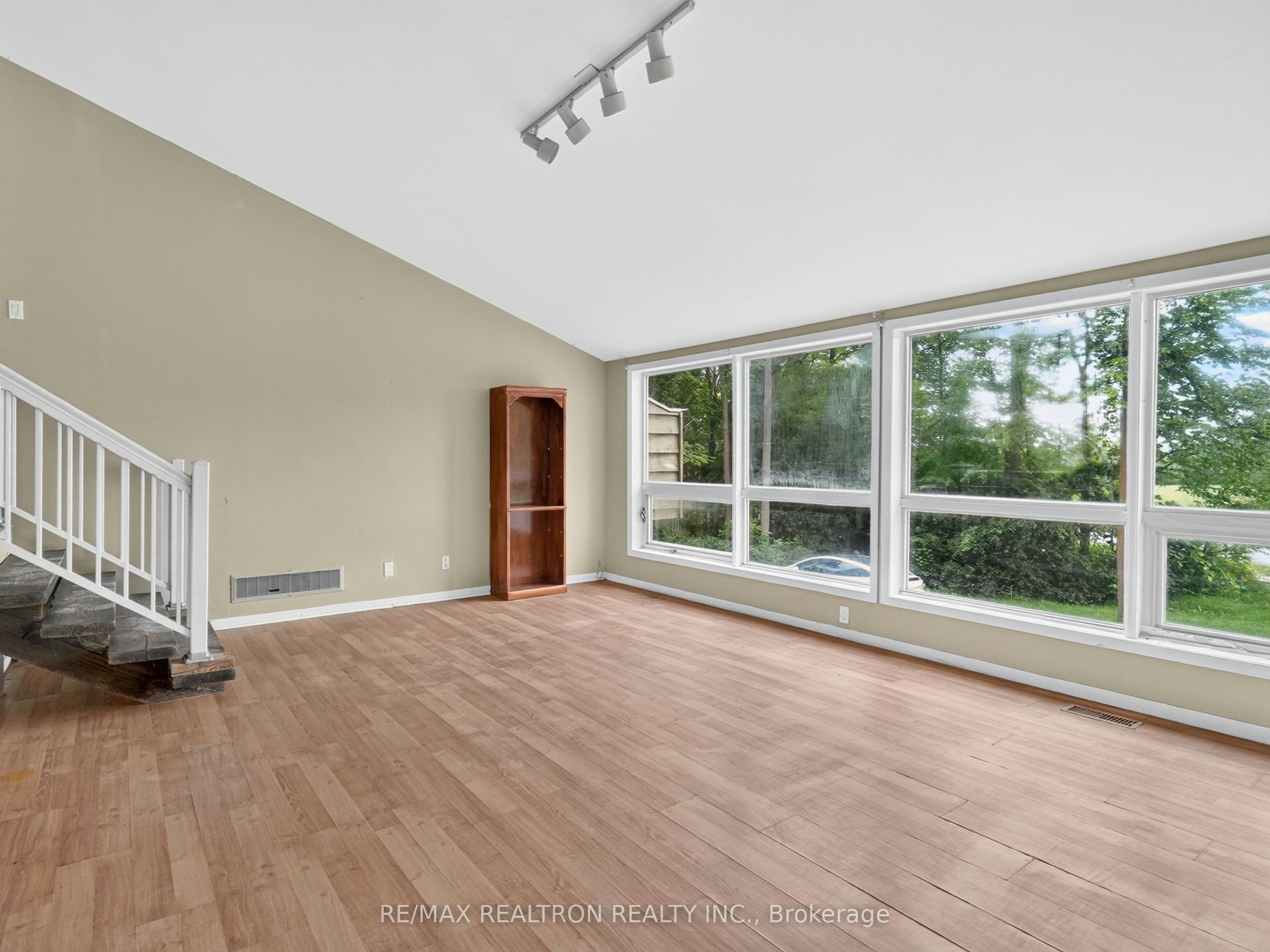 110 Glenwoods Avenue, Georgina, ON, L4P 3E9 - 12
