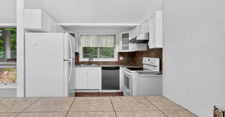110 Glenwoods Avenue, Georgina, ON, L4P 3E9 - 9