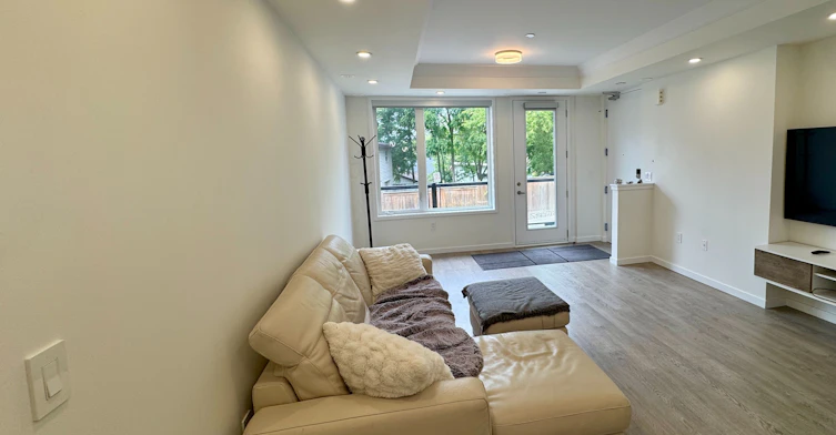 5-100 Alex Gardner Circle, Aurora, ON, L4G 3G5 - 9