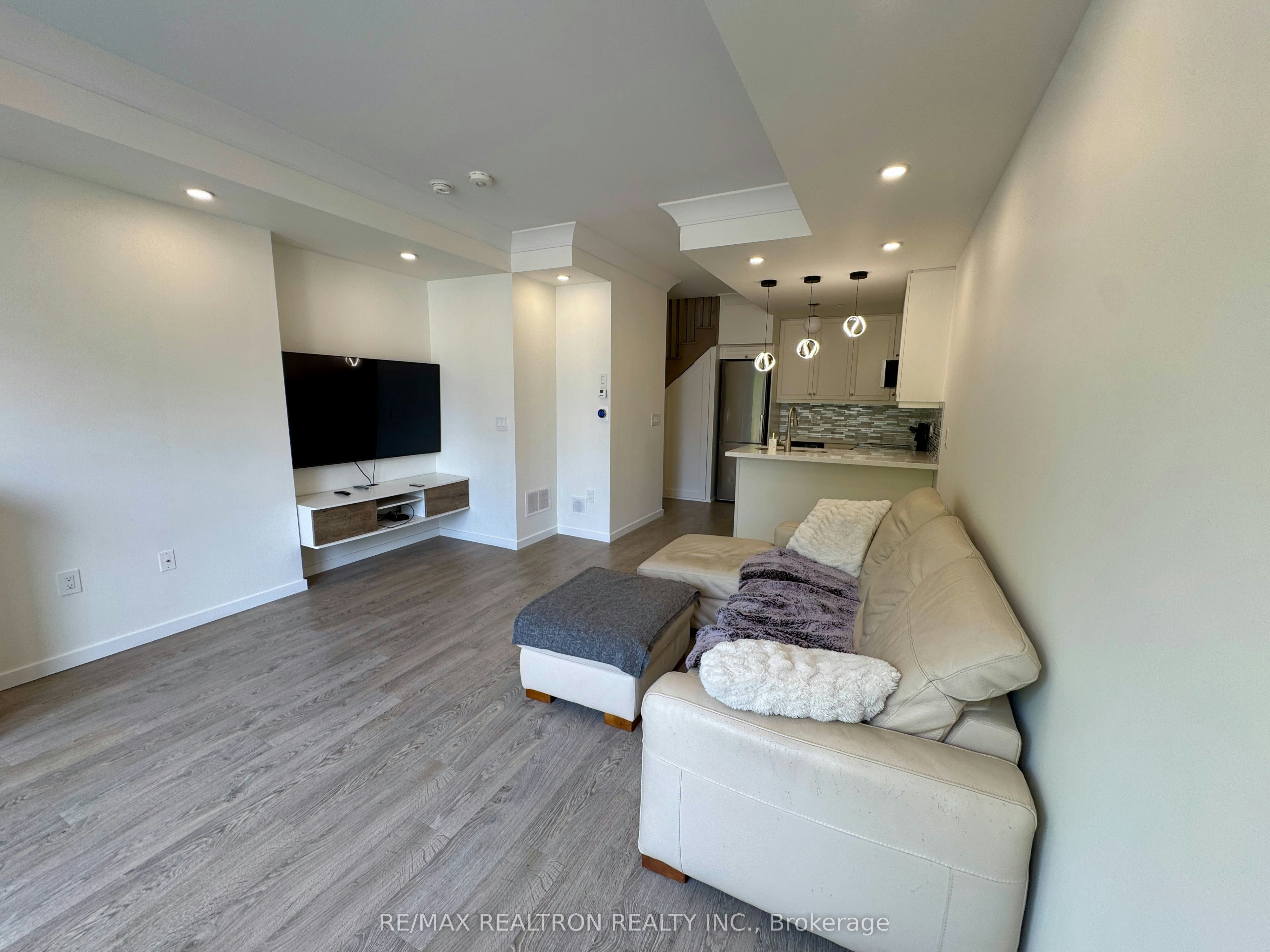 5-100 Alex Gardner Circle, Aurora, ON, L4G 3G5 - 5