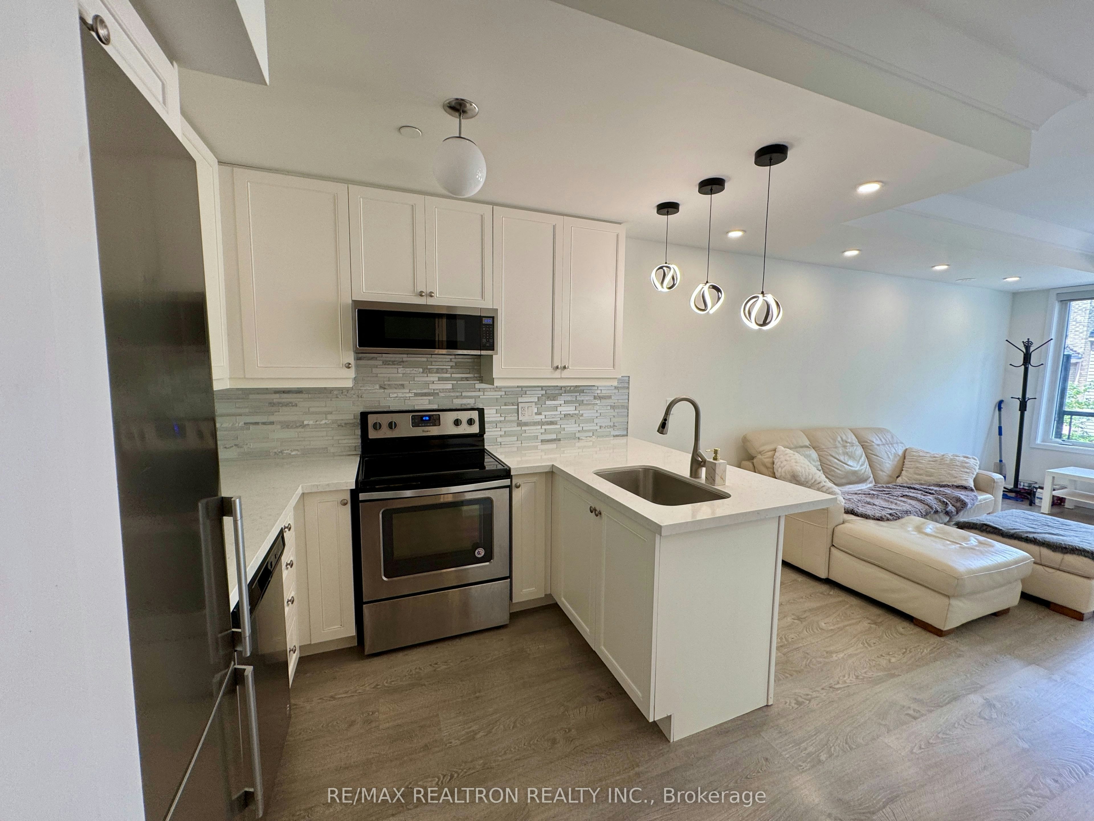 5-100 Alex Gardner Circle, Aurora, ON, L4G 3G5 - 8