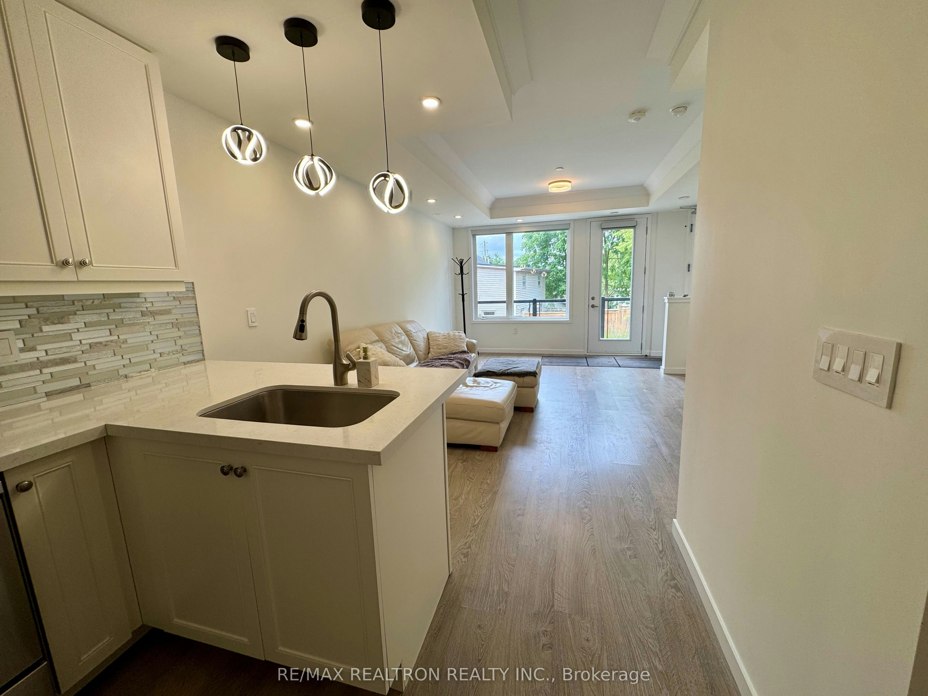 5-100 Alex Gardner Circle, Aurora, ON, L4G 3G5 - 7