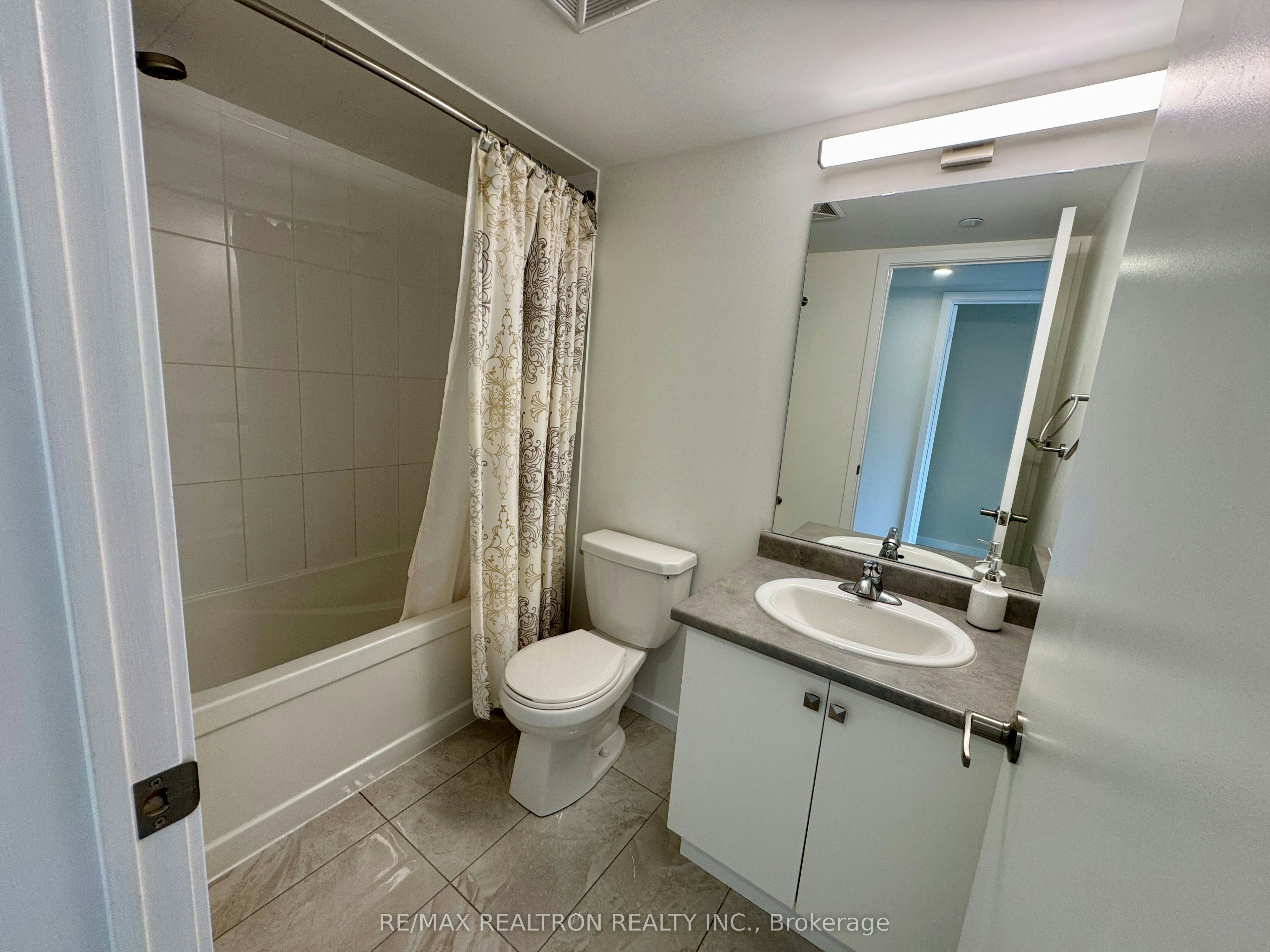 5-100 Alex Gardner Circle, Aurora, ON, L4G 3G5 - 24
