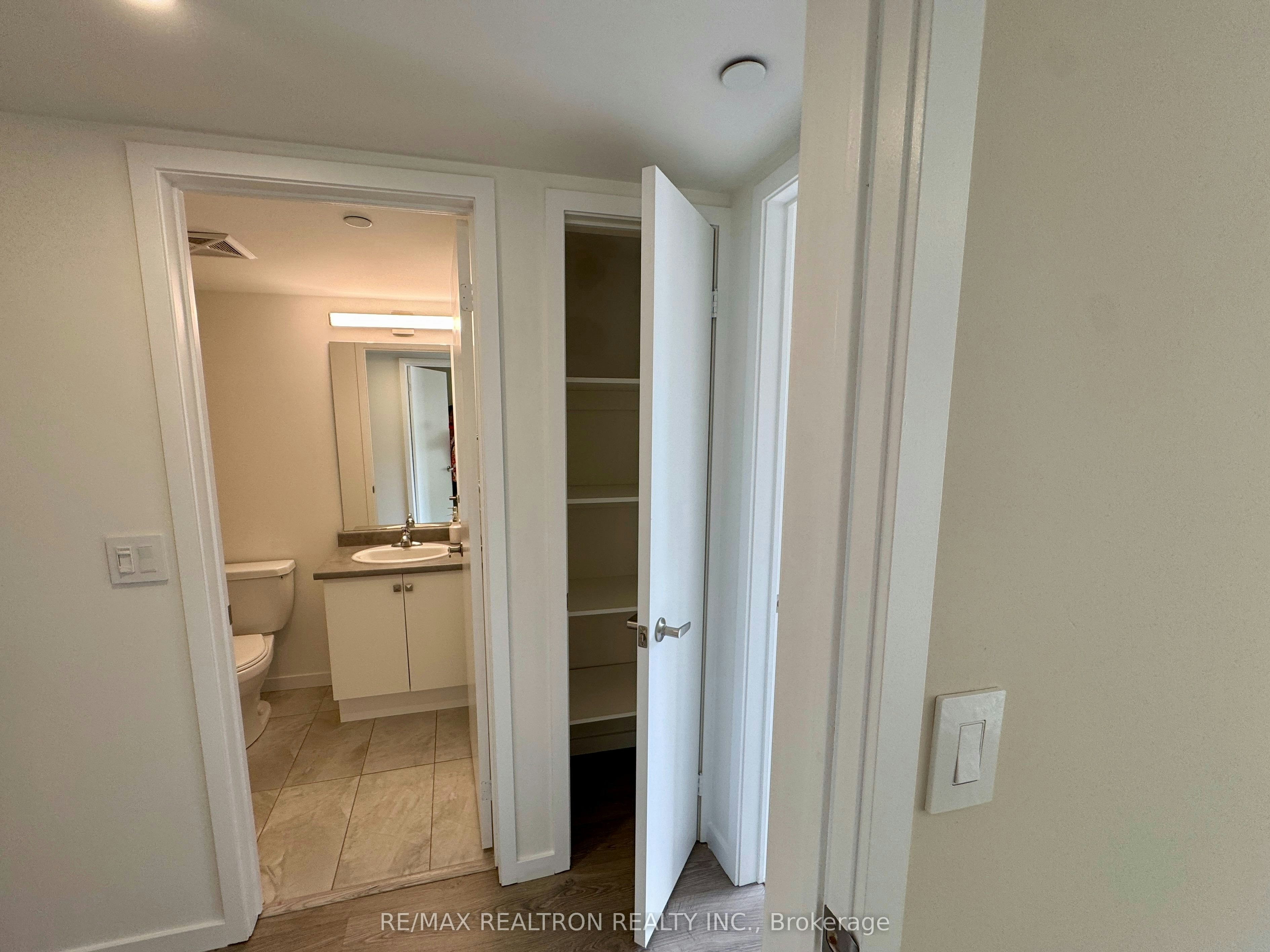 5-100 Alex Gardner Circle, Aurora, ON, L4G 3G5 - 23