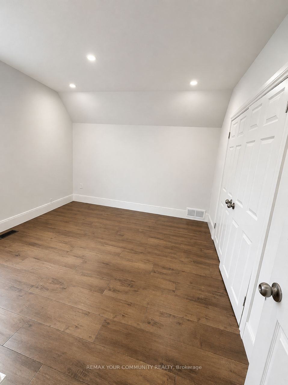 96 Gurnett Street, Aurora, ON, L4G 1P6 - 2