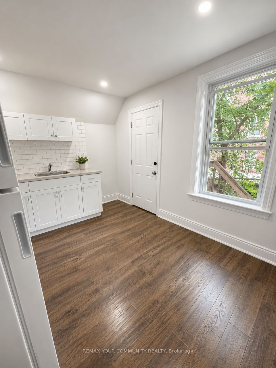 96 Gurnett Street, Aurora, ON, L4G 1P6 - 4