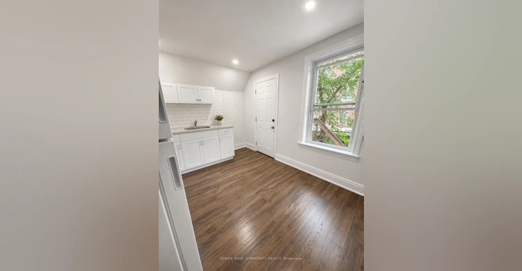 96 Gurnett Street, Aurora, ON, L4G 1P6 - 4
