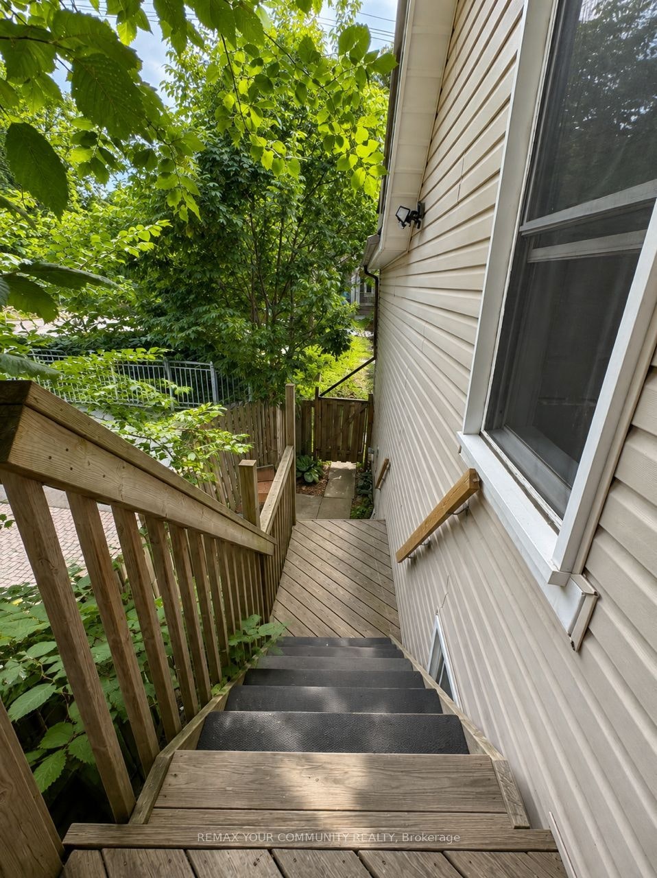 96 Gurnett Street, Aurora, ON, L4G 1P6 - 12