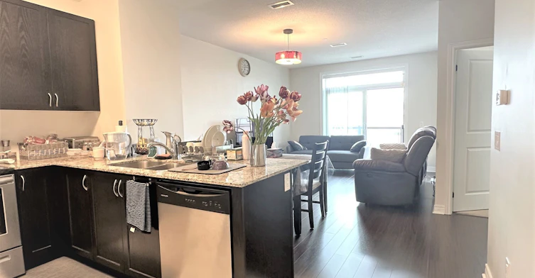 32-7325 Markham Street, Markham, ON, L3S 3J9 - 7