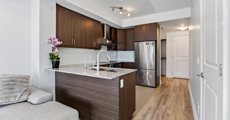 801-9618 Yonge Street, Richmond Hill, ON, L4C 0X5 - 4