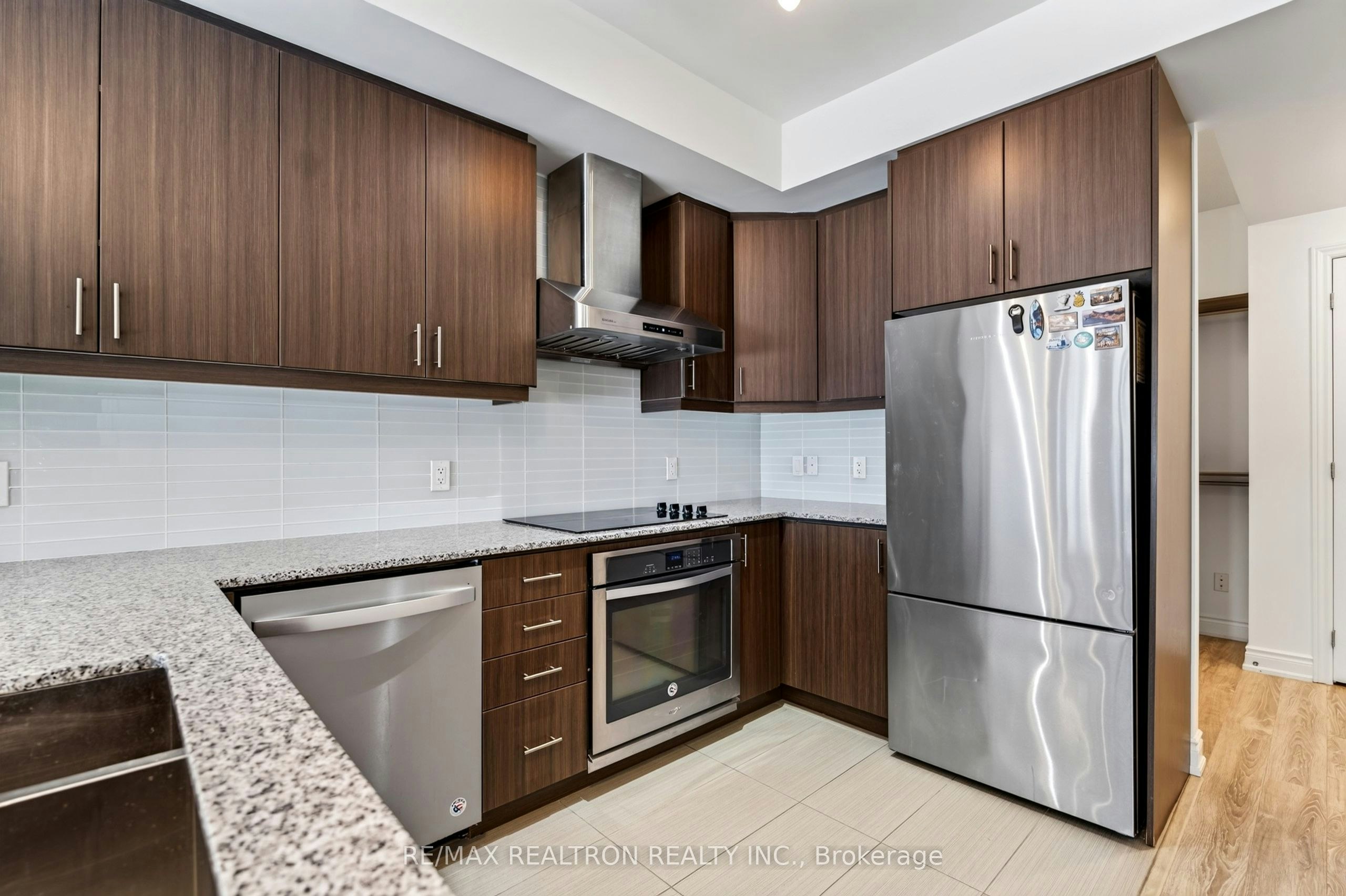 801-9618 Yonge Street, Richmond Hill, ON, L4C 0X5 - 6