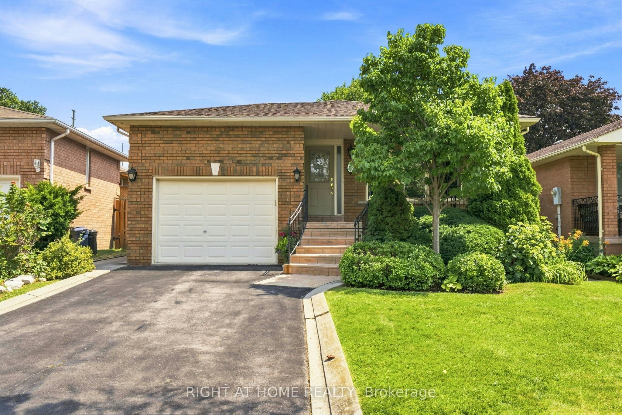 39 Dante Court, Vaughan, ON, L4L 7V5