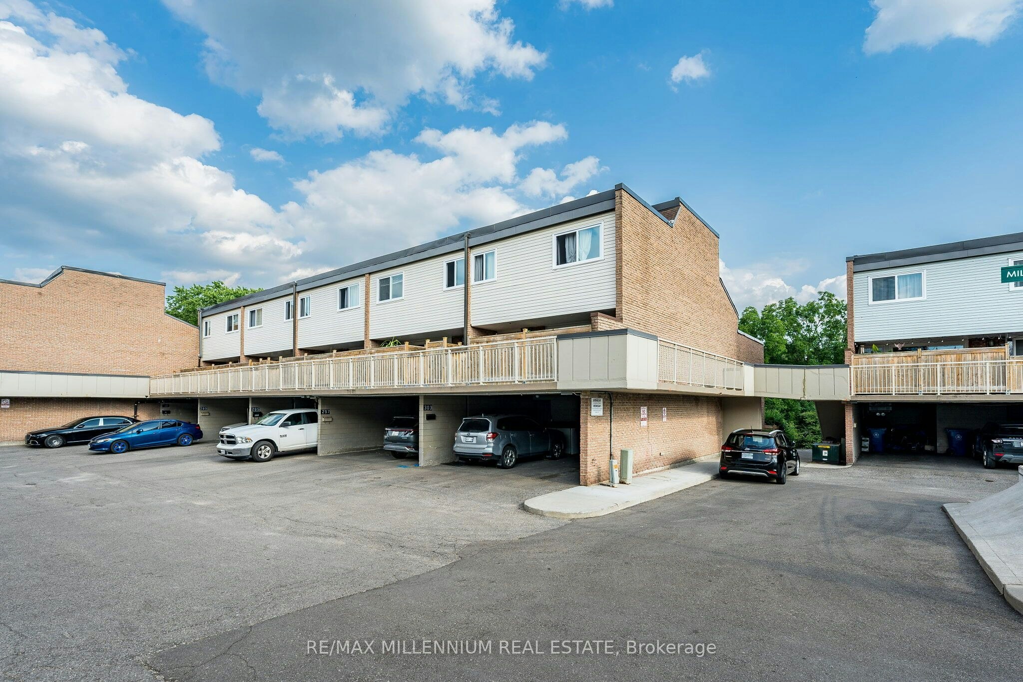 301 Milestone Crescent, Aurora, ON, L4G 3M2