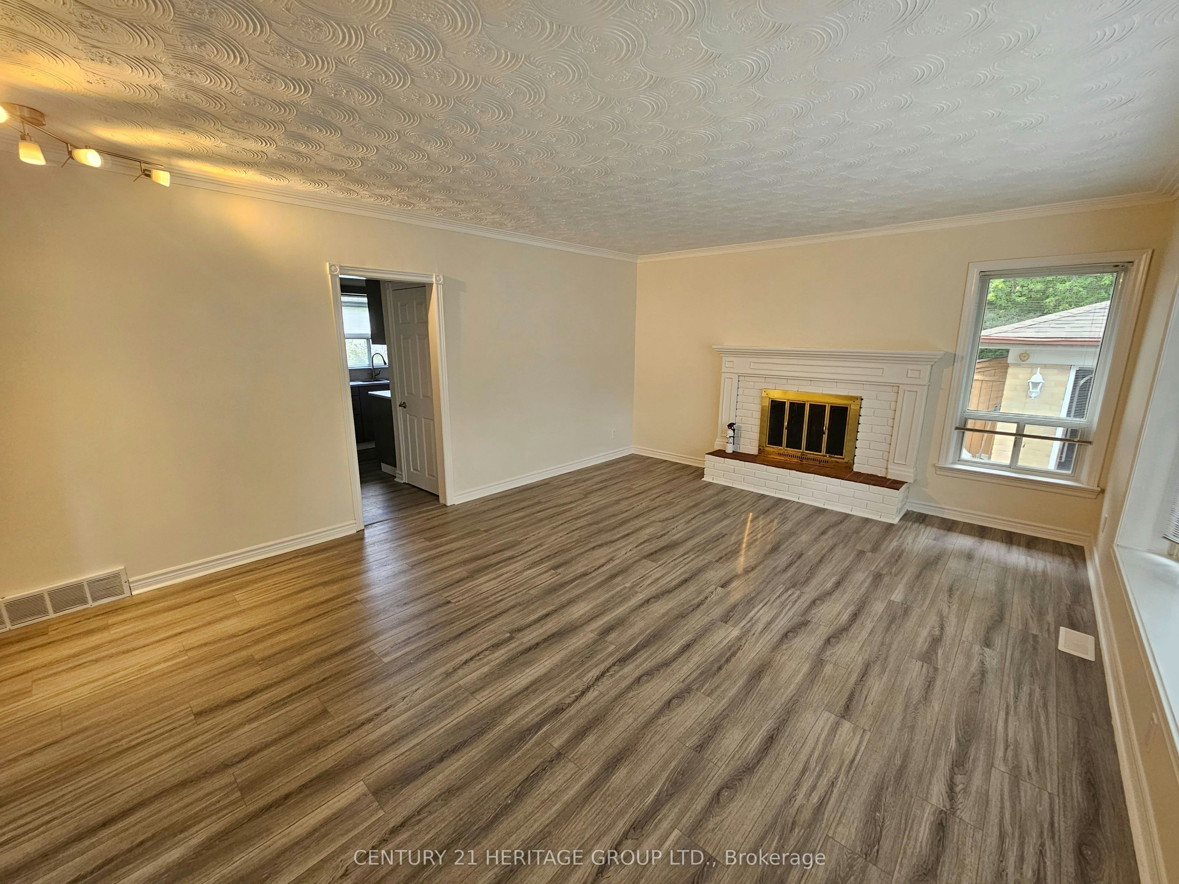 Main-95 Lucas Street, Richmond Hill, ON, L4C 4P4 - 11