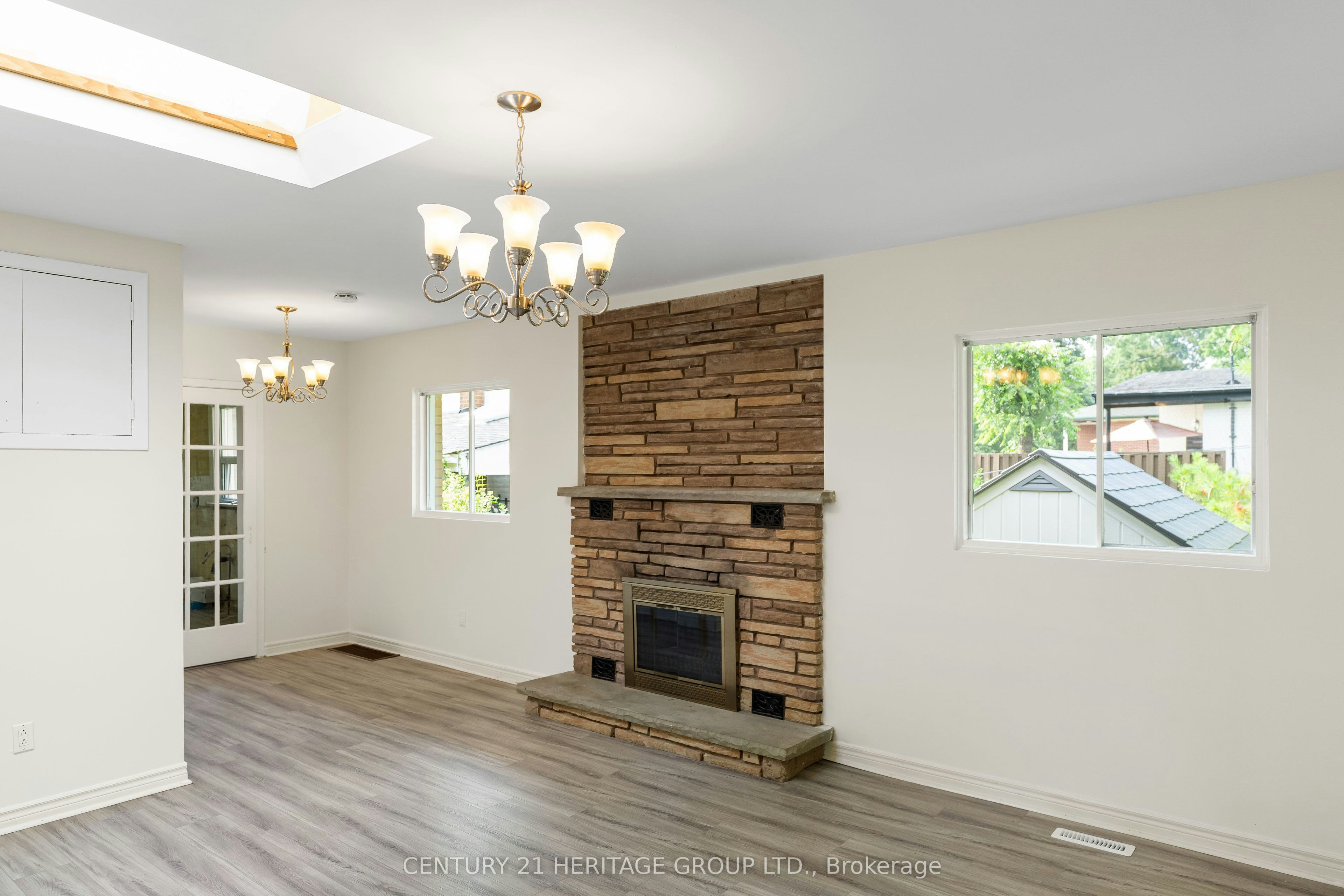 Main-95 Lucas Street, Richmond Hill, ON, L4C 4P4 - 2