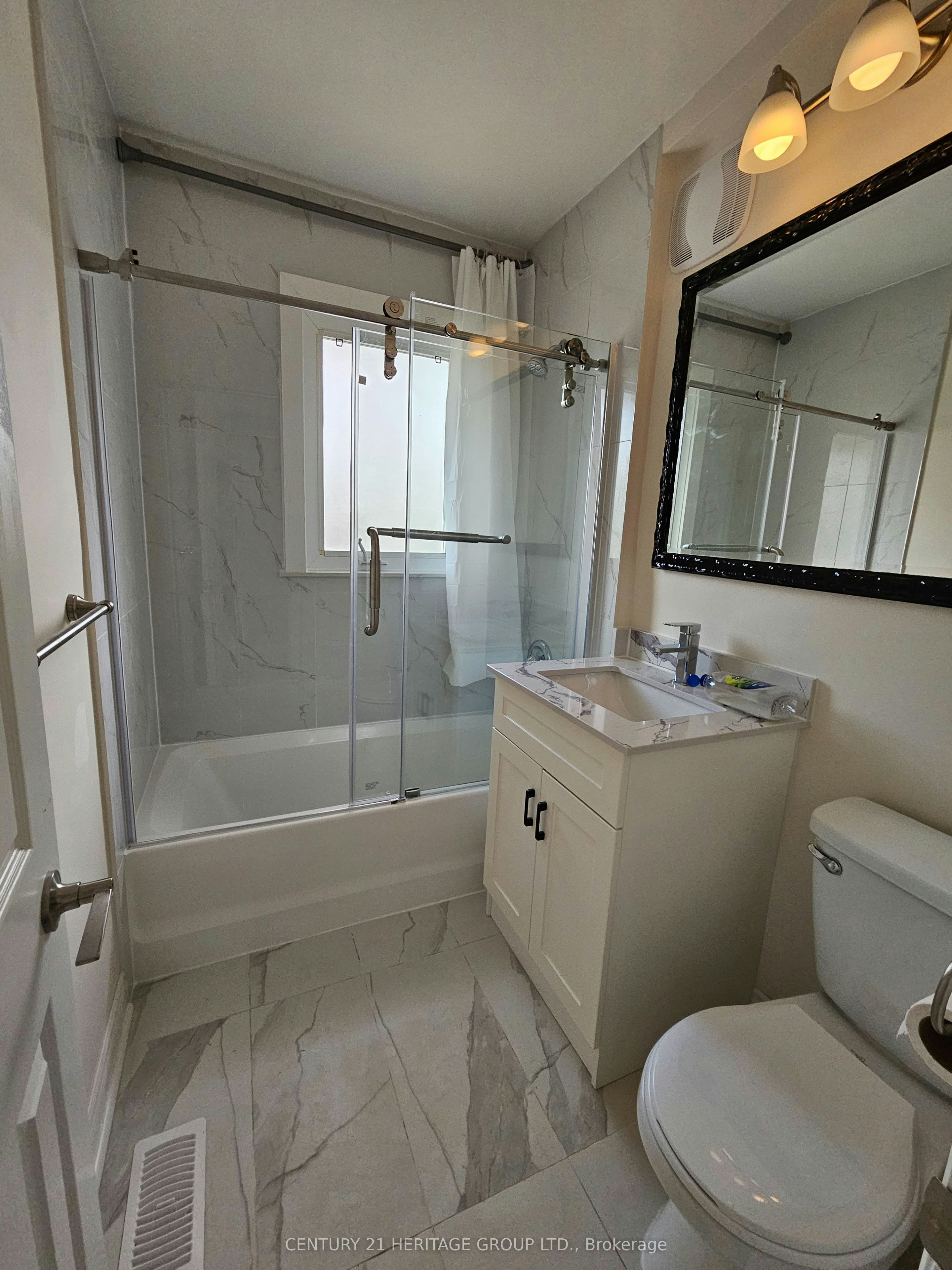 Main-95 Lucas Street, Richmond Hill, ON, L4C 4P4 - 12