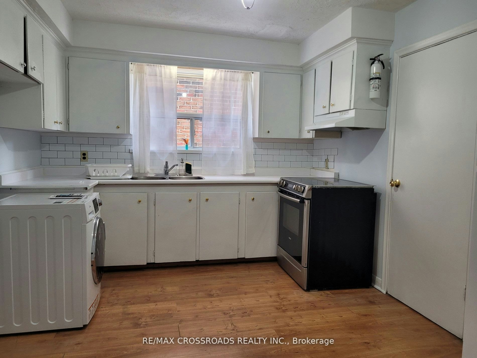Main-124 Major Mackenzie Drive E, Richmond Hill, ON, L4C 1H1 - 5