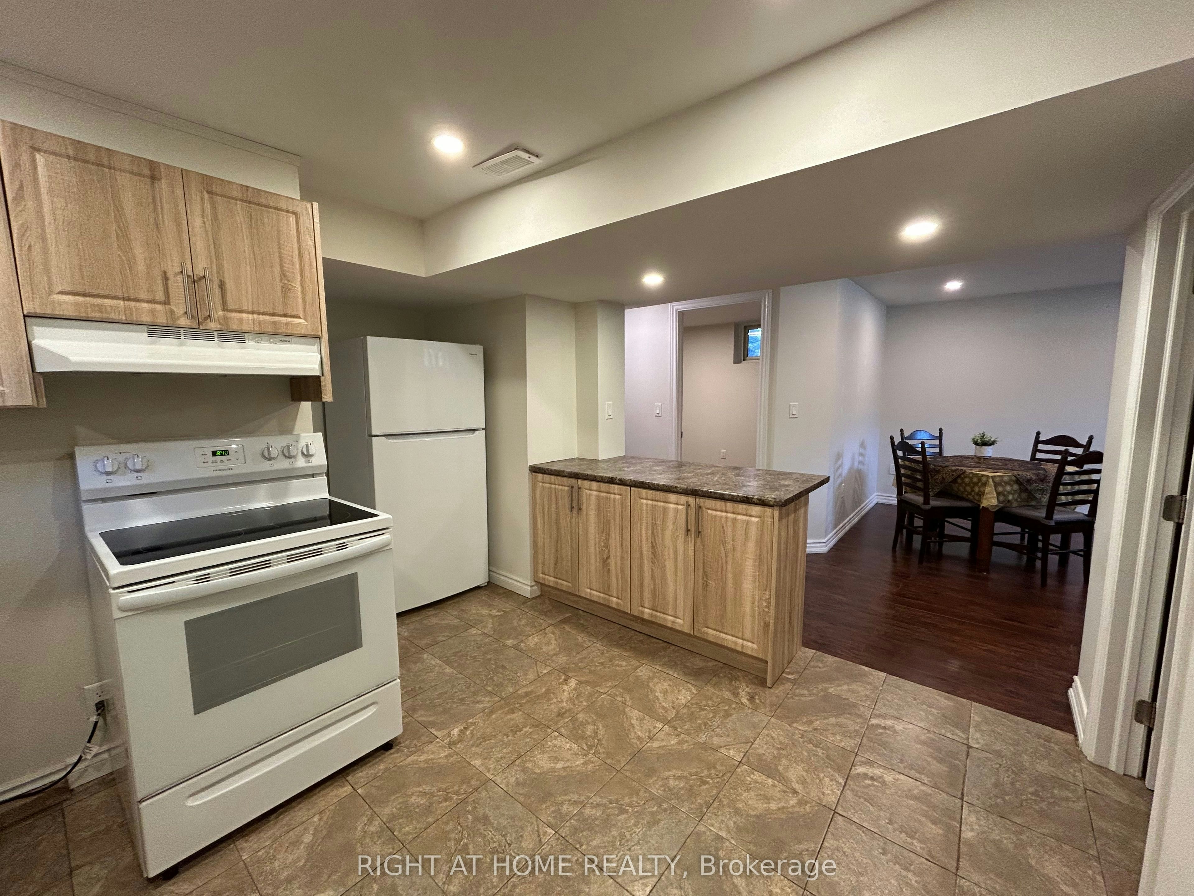 36 Aurora Heights Drive, Aurora, ON, L4G 2W7 - 5