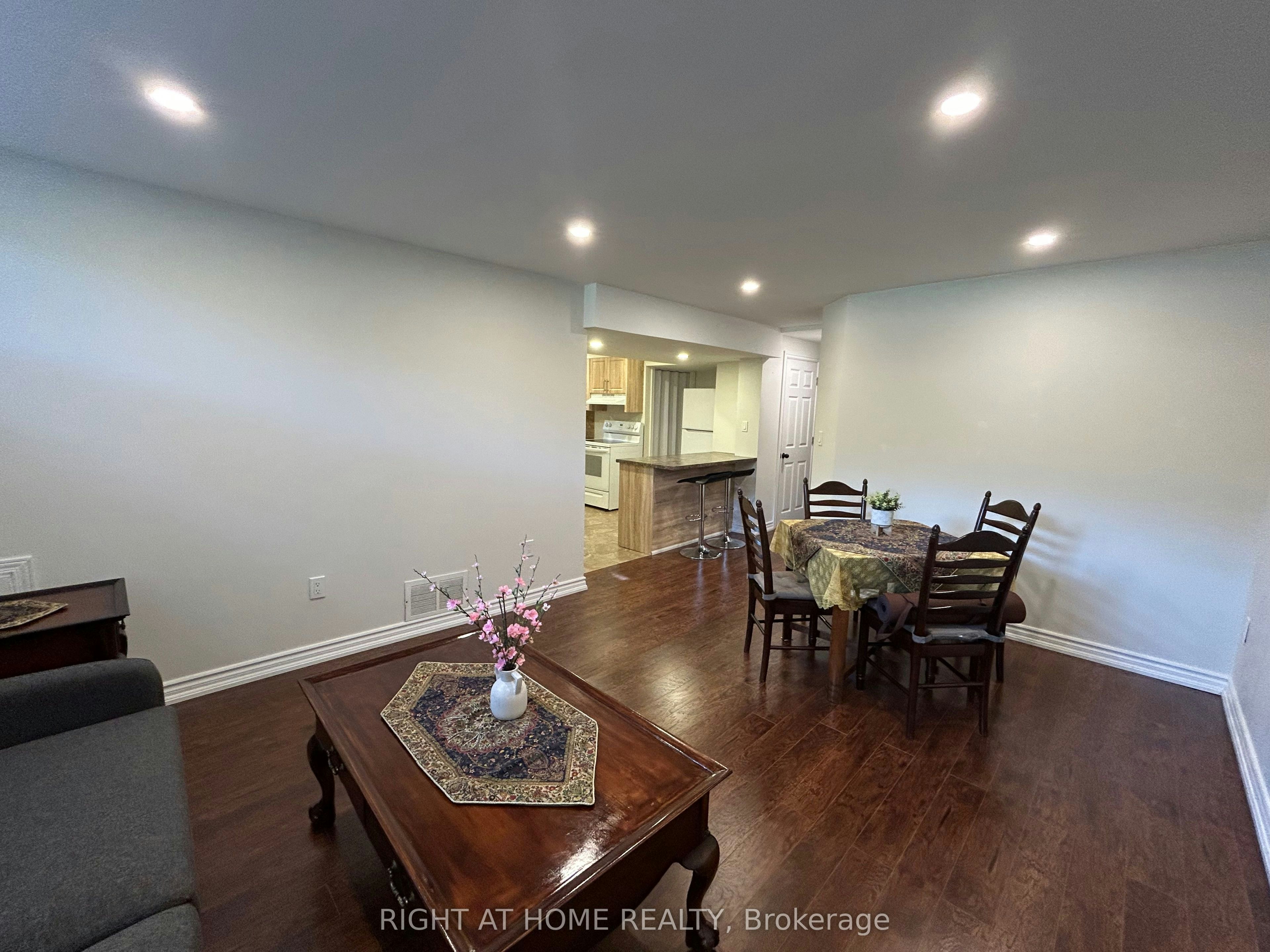 36 Aurora Heights Drive, Aurora, ON, L4G 2W7 - 2