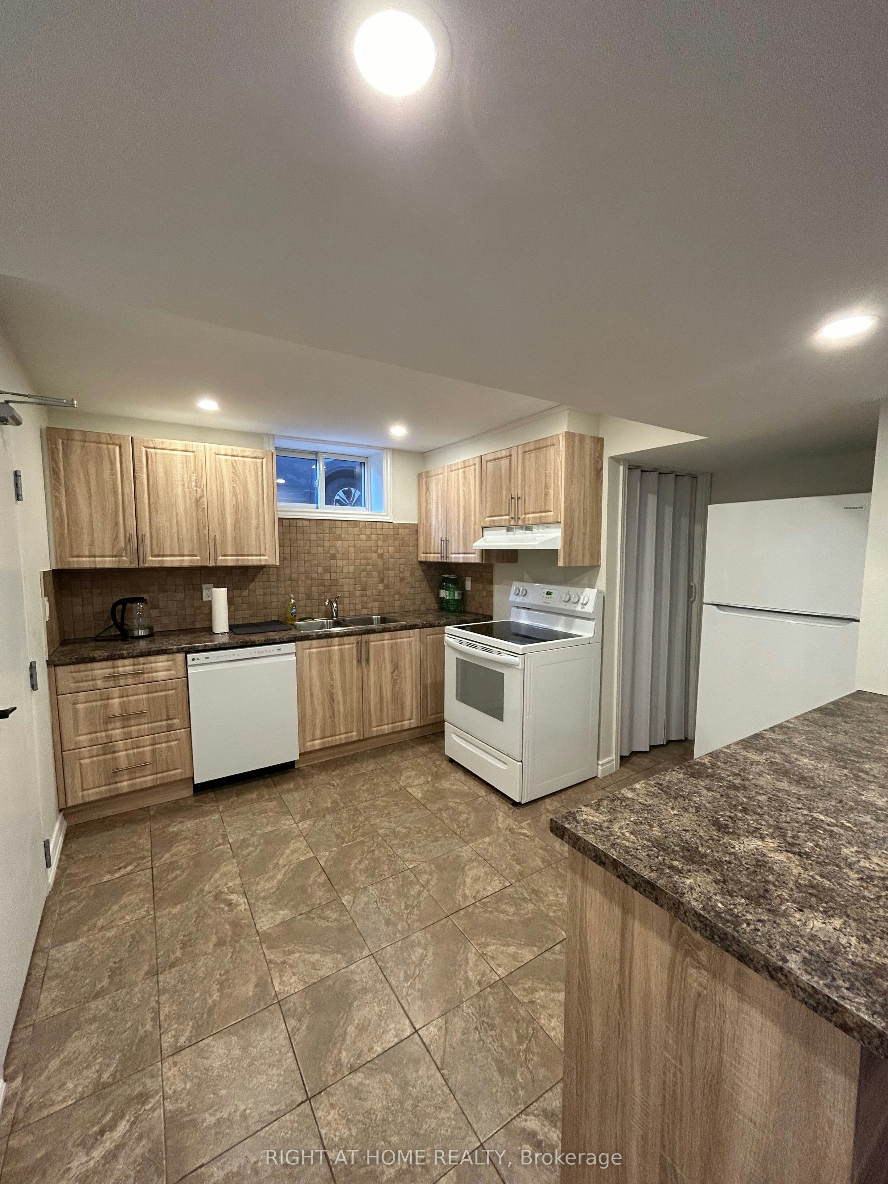 36 Aurora Heights Drive, Aurora, ON, L4G 2W7 - 6