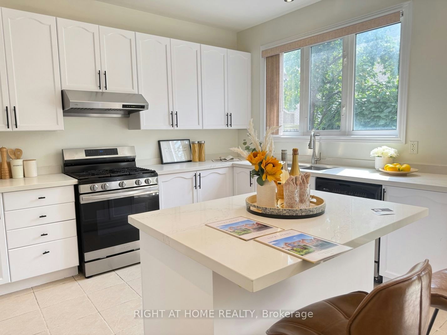 17 Coral Cove Court, Markham, ON, L6E 1L1 - 18
