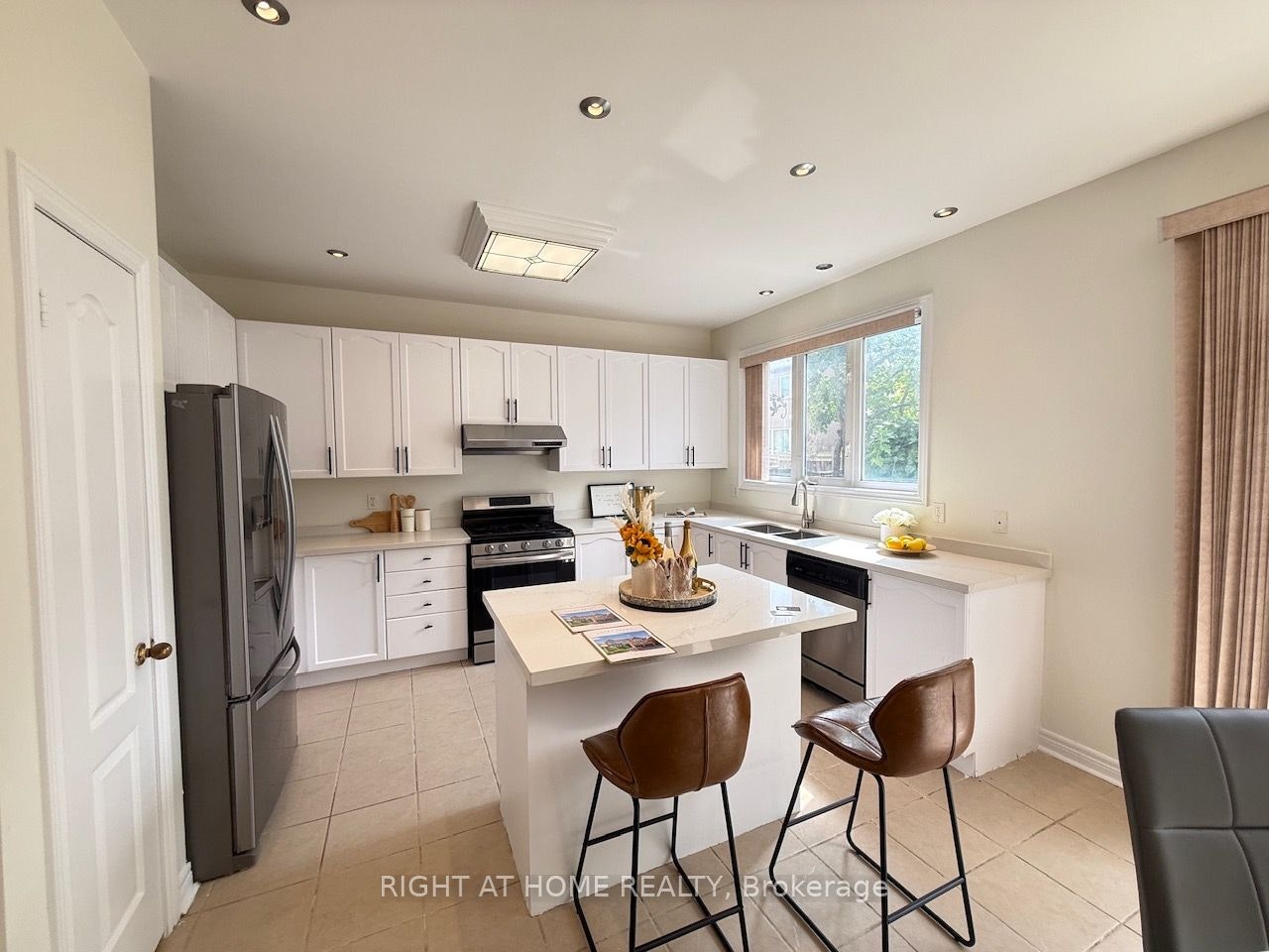 17 Coral Cove Court, Markham, ON, L6E 1L1 - 17