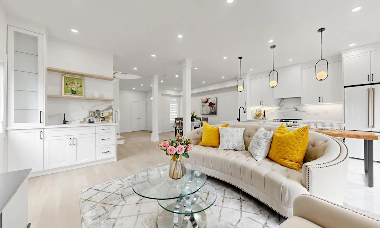 7 Monaco Crescent