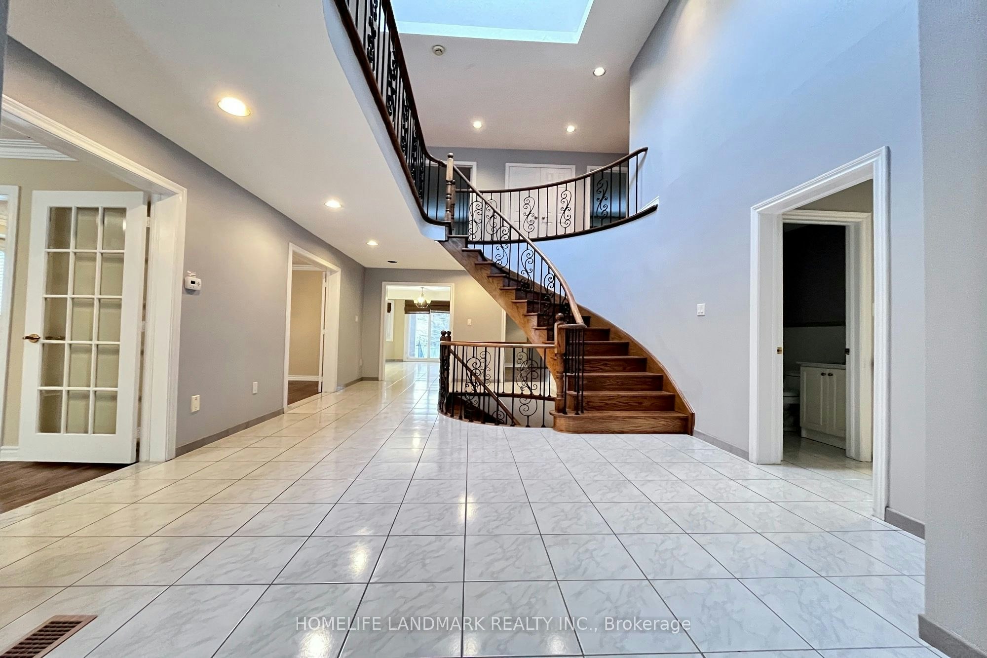 20 Piccadilly Road, Richmond Hill, ON, L4B 1S5 - 3