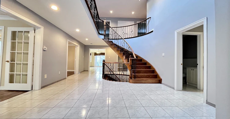 20 Piccadilly Road, Richmond Hill, ON, L4B 1S5 - 3