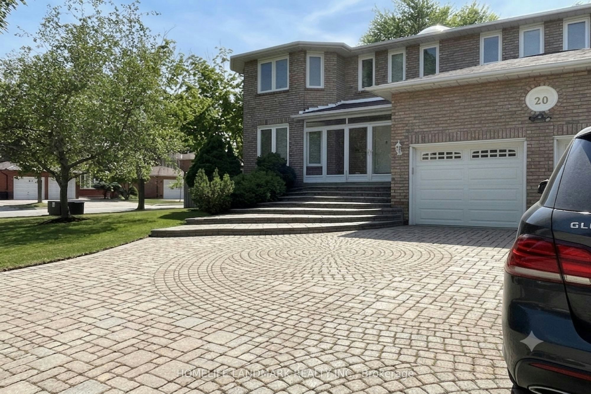 20 Piccadilly Road, Richmond Hill, ON, L4B 1S5 - 2