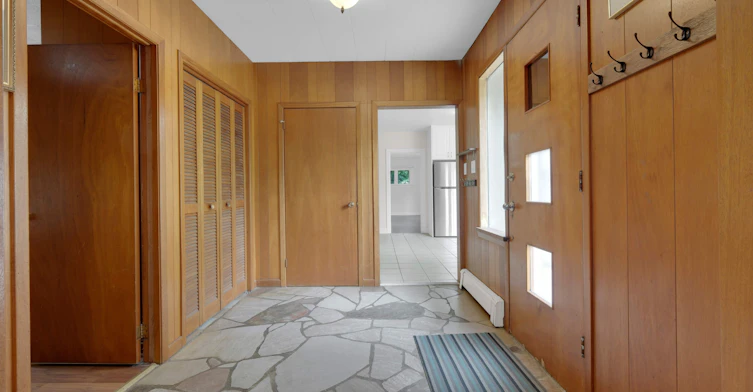 5373 Aurora Road, Whitchurch-Stouffville, ON, L4A 7X4 - 2