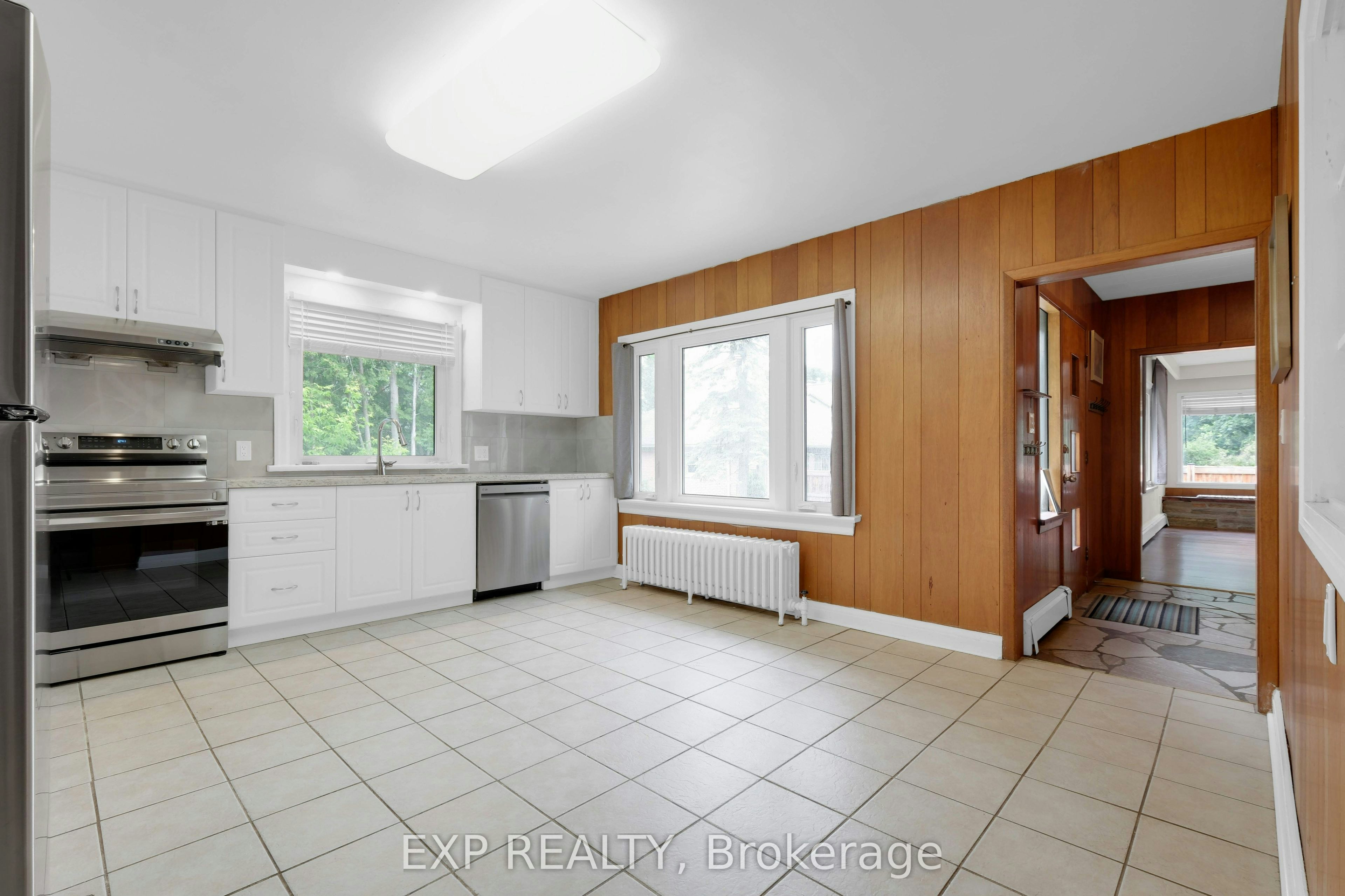 5373 Aurora Road, Whitchurch-Stouffville, ON, L4A 7X4 - 4
