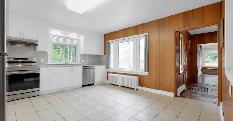 5373 Aurora Road, Whitchurch-Stouffville, ON, L4A 7X4 - 4