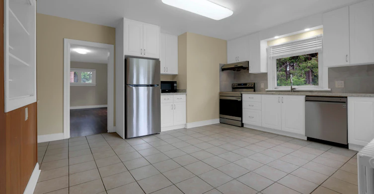 5373 Aurora Road, Whitchurch-Stouffville, ON, L4A 7X4 - 3