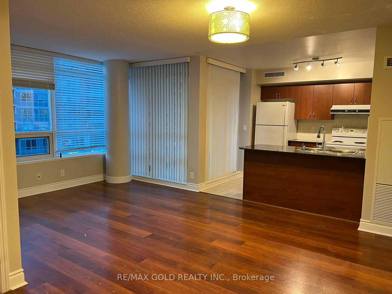 508-75 South Town Centre Boulevard, Markham, ON, L6G 0B3 - 9