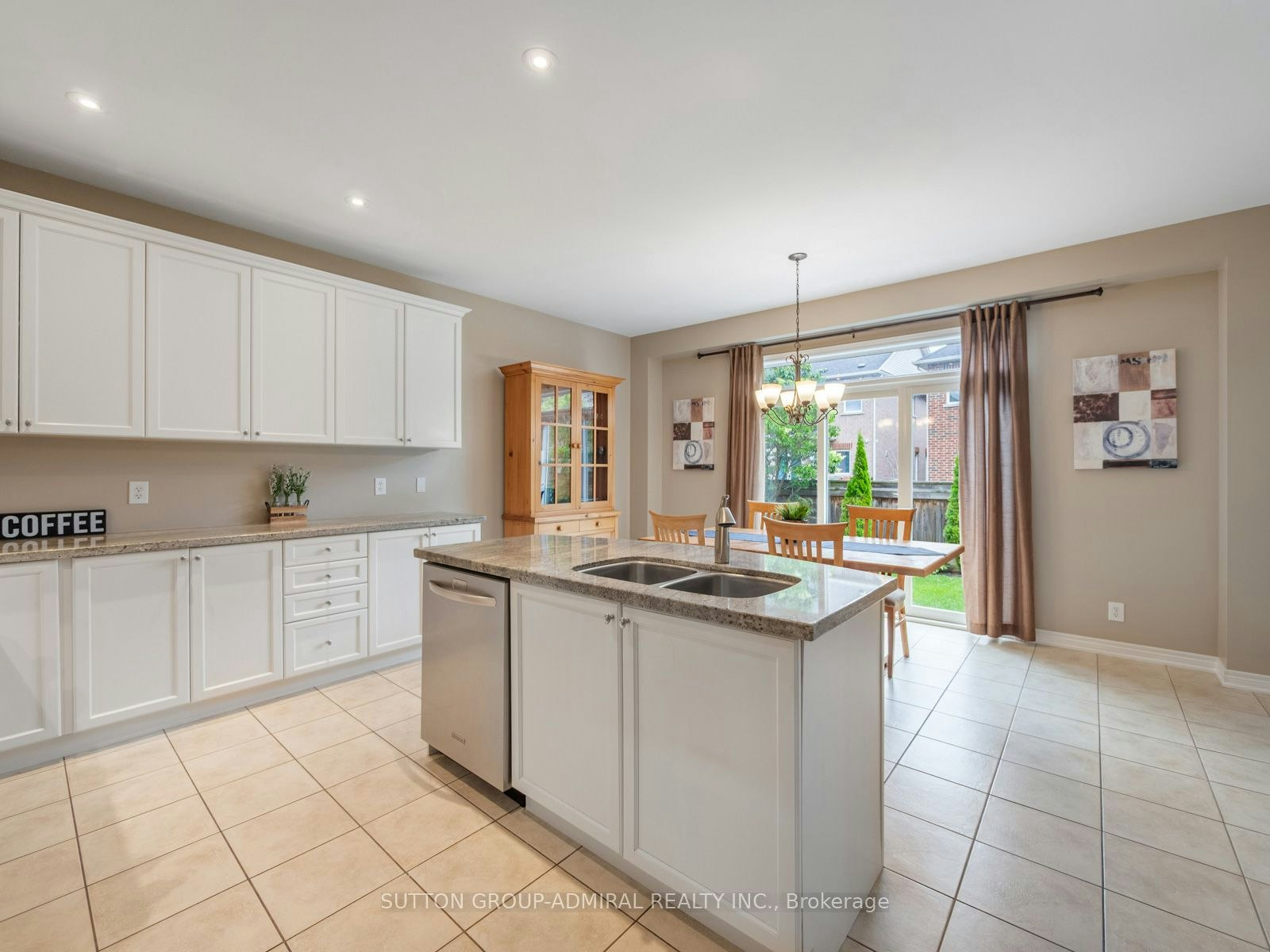 23 Kerr Lane, Aurora, ON, L4G 0E5 - 14