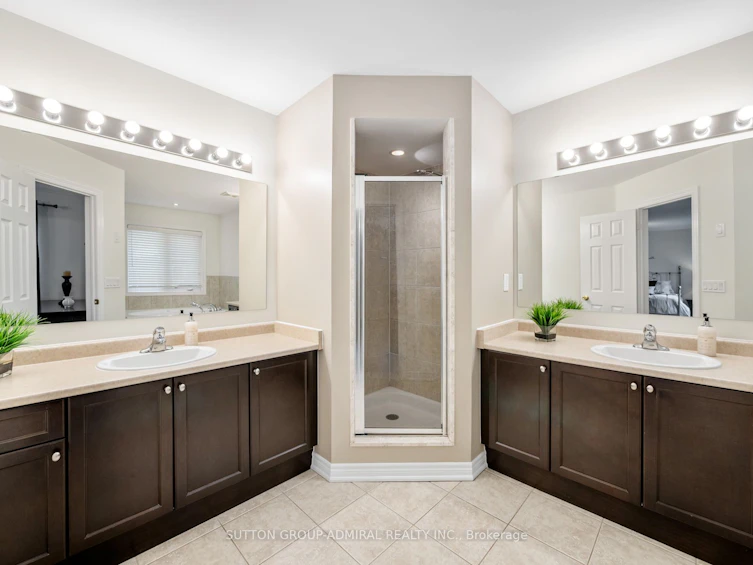 23 Kerr Lane, Aurora, ON, L4G 0E5 - 29