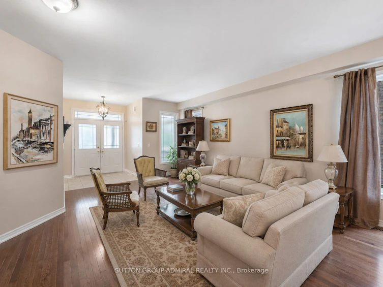 23 Kerr Lane, Aurora, ON, L4G 0E5 - 6