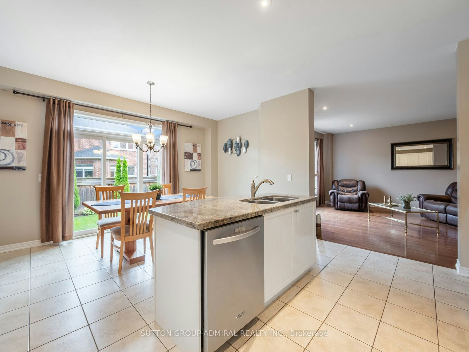 23 Kerr Lane, Aurora, ON, L4G 0E5 - 17